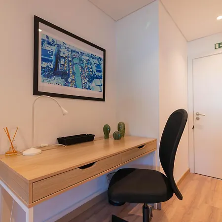 7 Min From And Se-velha - Ac - Work Desk - 300mbs Wifi קוימברה